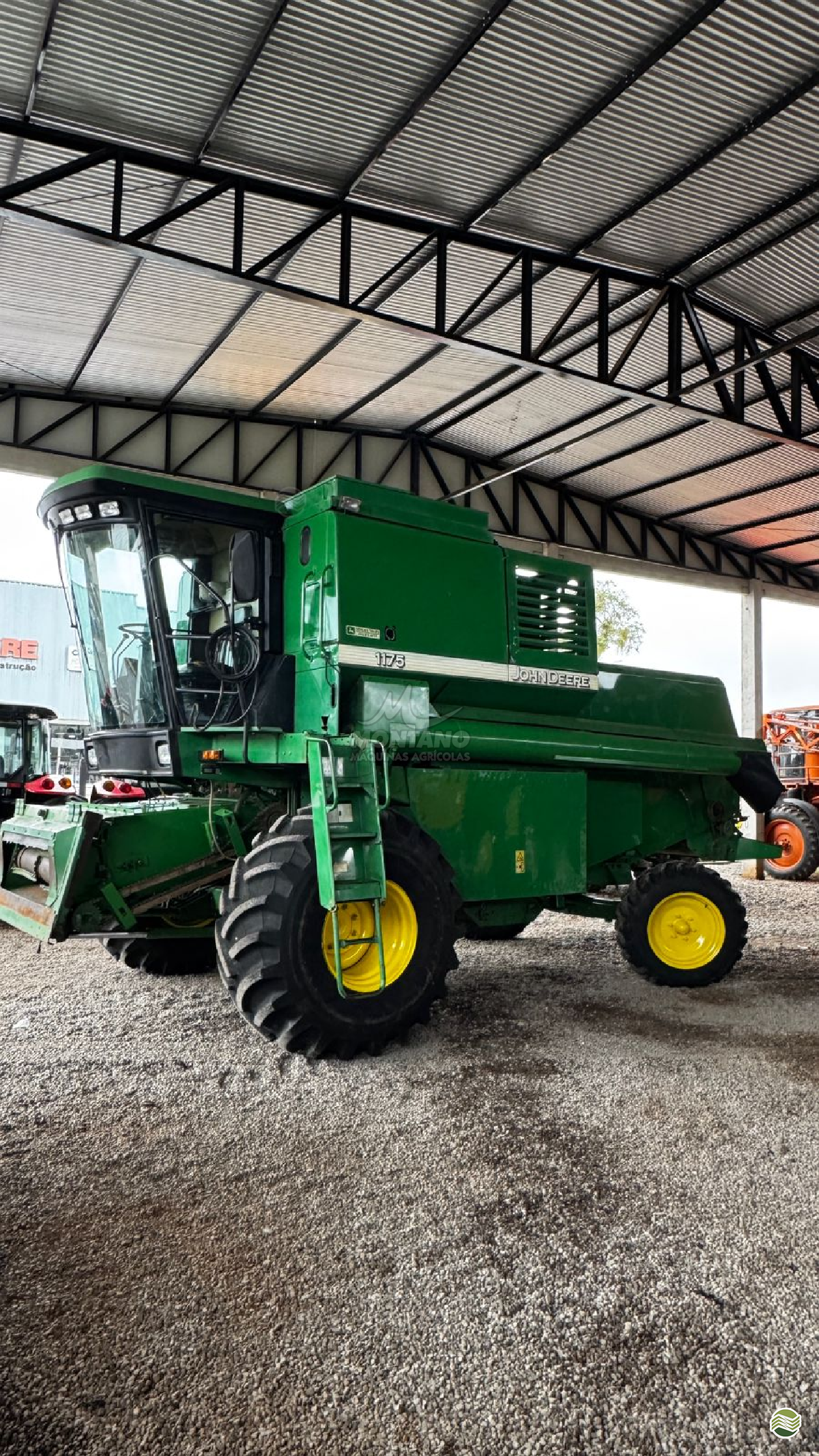 COLHEITADEIRA JOHN DEERE JOHN DEERE 1175 Montano Máquinas Agrícolas LAGOA VERMELHA RIO GRANDE DO SUL RS